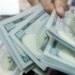 Dólar sobe para R$ 5,06; bolsa cai com IPCA-15 e recuo do petróleo